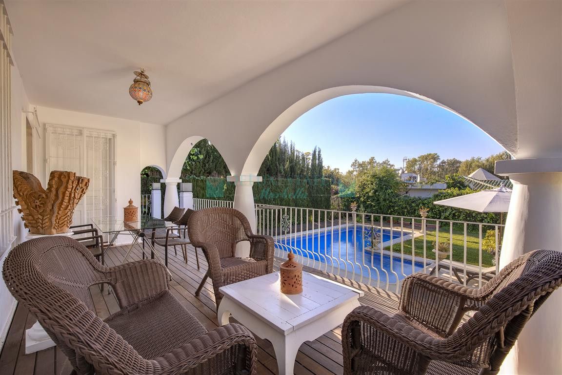 Villa for sale in Rio Real, Marbella East