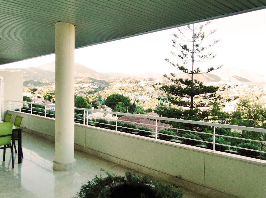 Apartment for sale in Nueva Andalucia