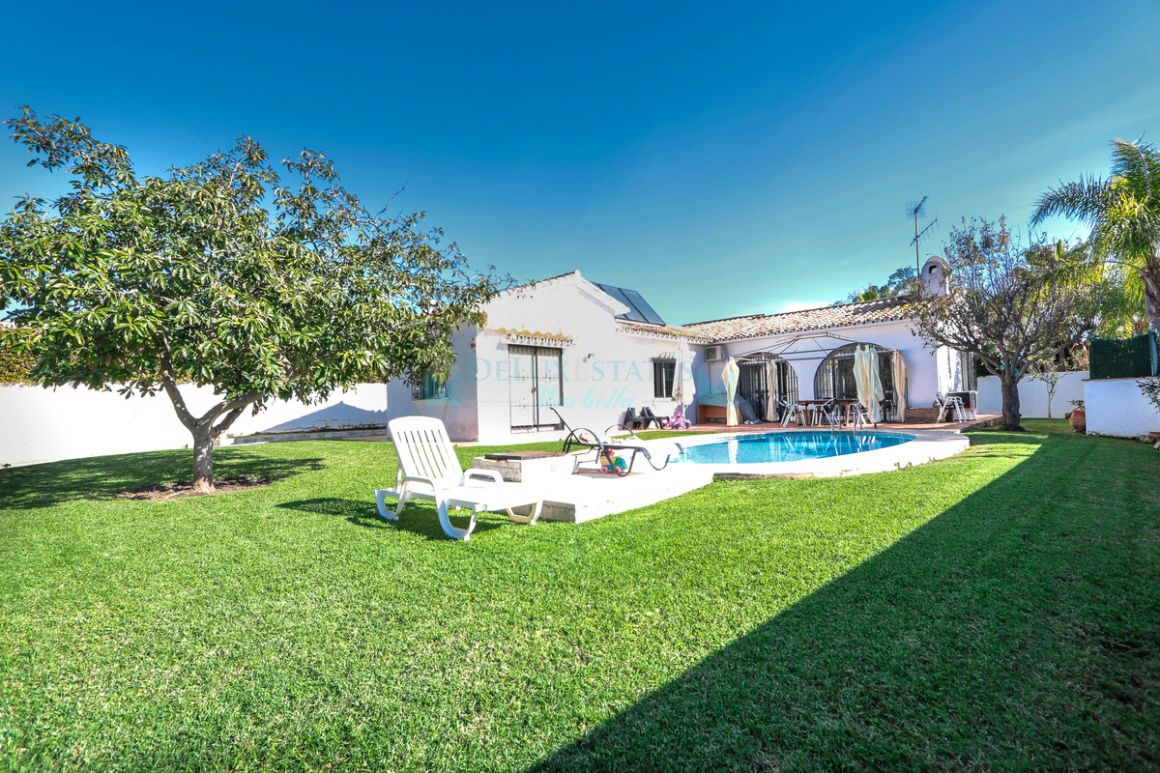 Villa for sale in La Reserva de Marbella, Marbella East