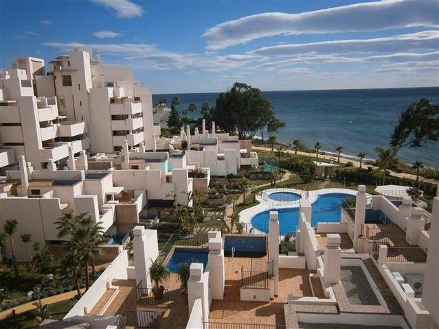 Ground Floor Apartment for sale in Estepona