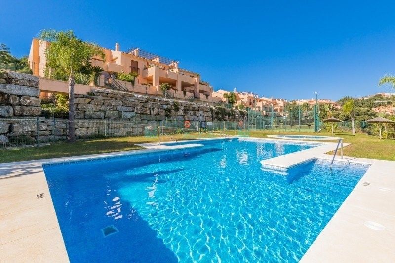 Penthouse for sale in Elviria, Marbella East