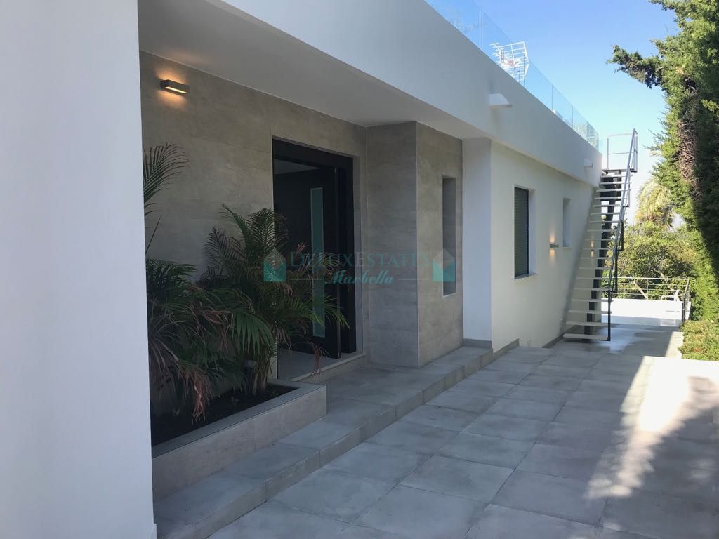 Villa for rent in Nueva Andalucia