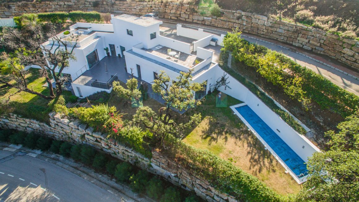 Villa in La Mairena, Marbella East