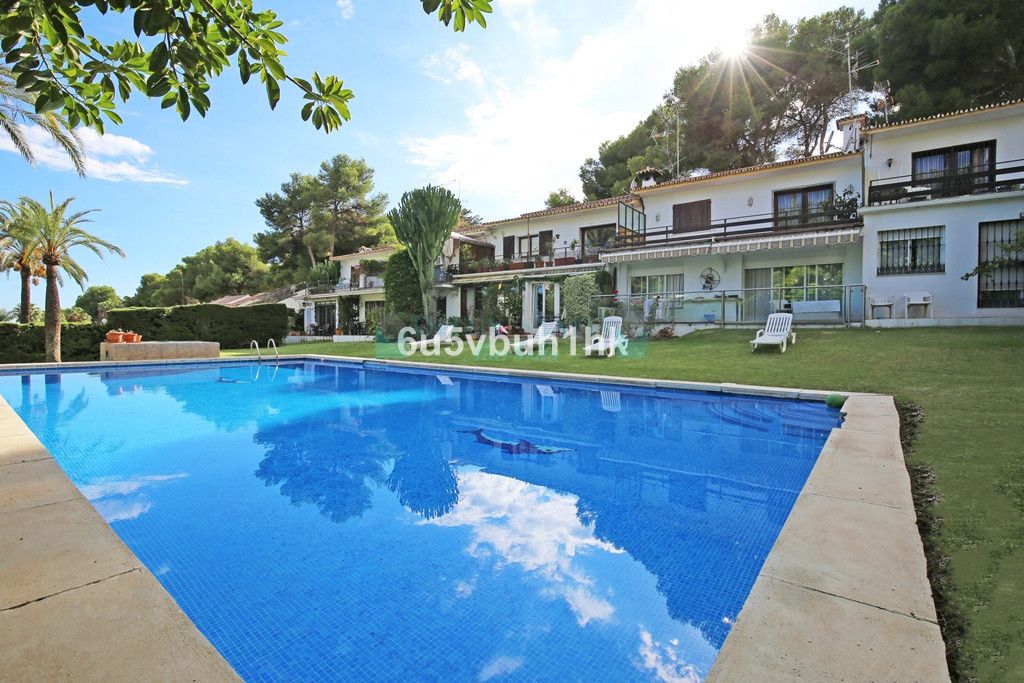 Ground Floor Apartment for sale in Nueva Andalucia