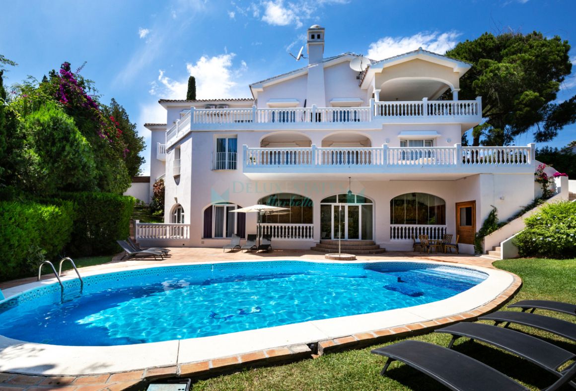 Villa for sale in El Rosario, Marbella East