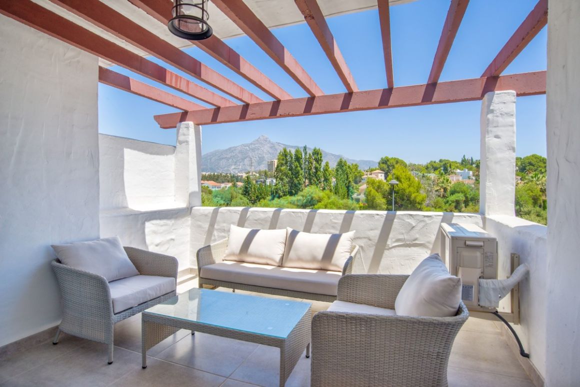 Penthouse for sale in Nueva Andalucia