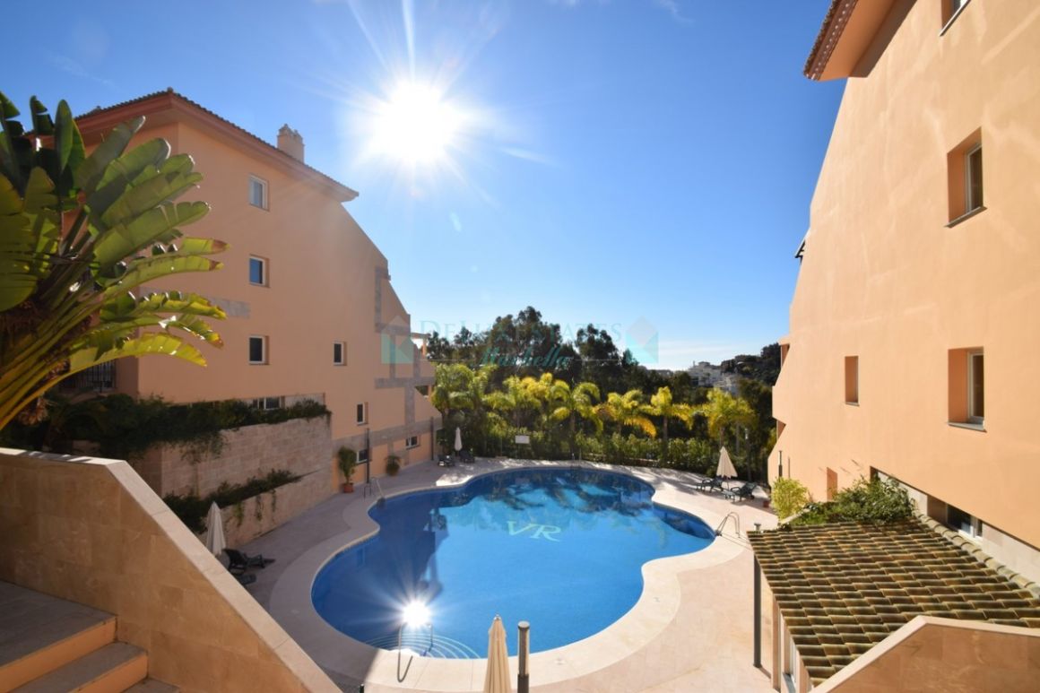 Penthouse for sale in Nueva Andalucia