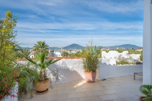Penthouse for sale in Nueva Andalucia