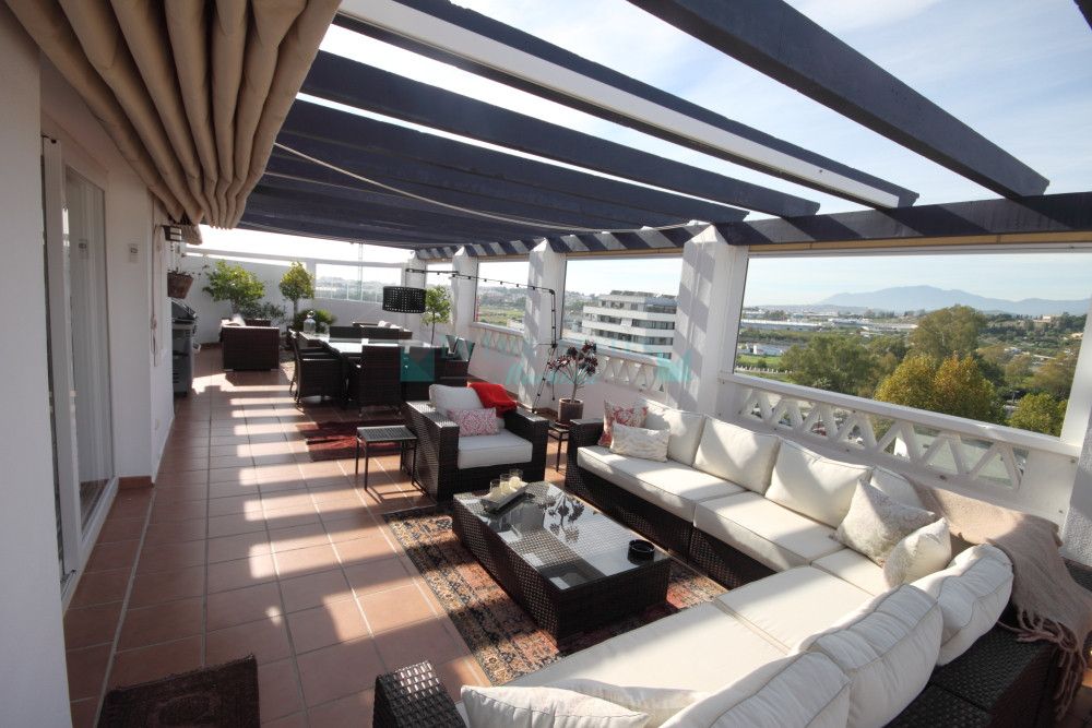Penthouse for sale in La Campana, Nueva Andalucia
