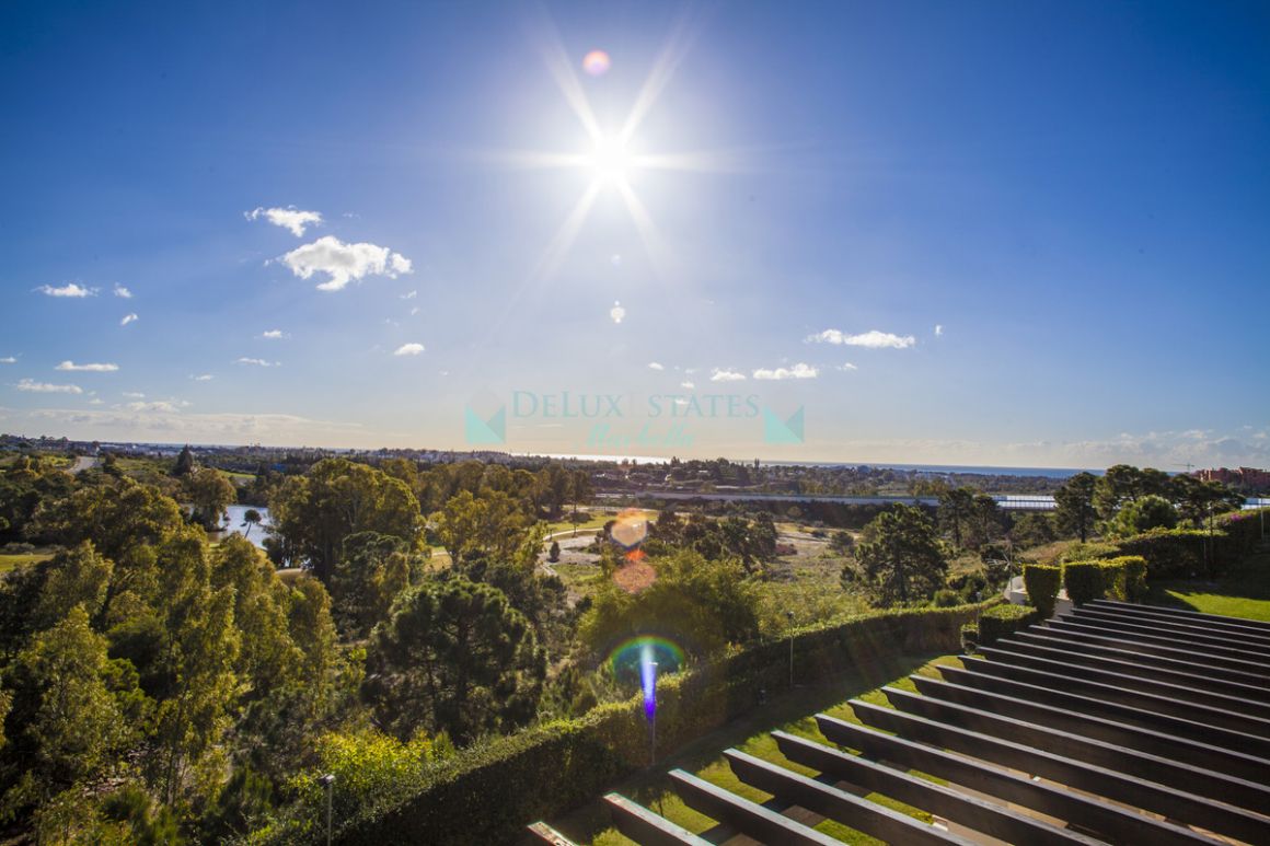 Penthouse for sale in Benahavis