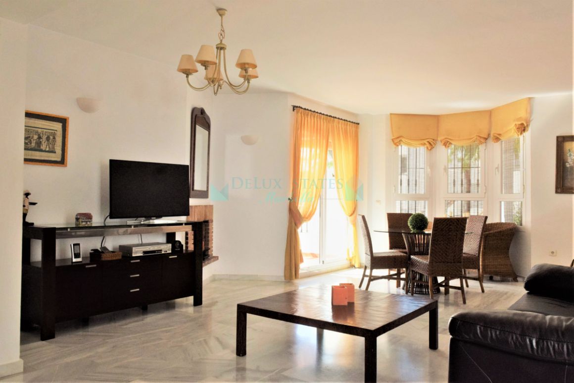 Penthouse for sale in Nueva Andalucia