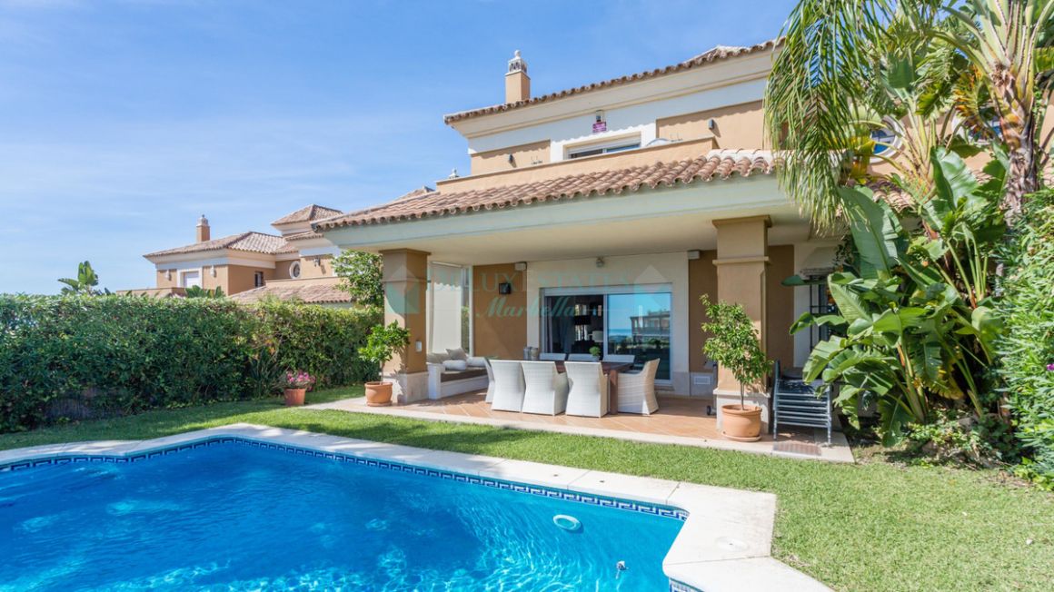 Villa for sale in Santa Clara, Marbella East
