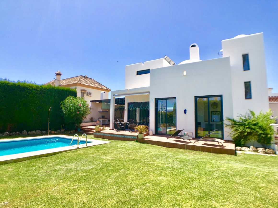 Villa for rent in Nueva Andalucia