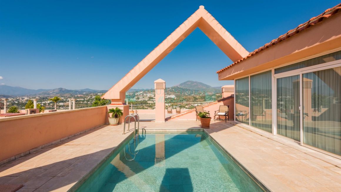 Penthouse for sale in Nueva Andalucia