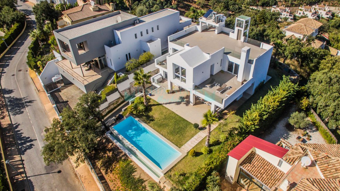 Villa in La Mairena, Marbella East