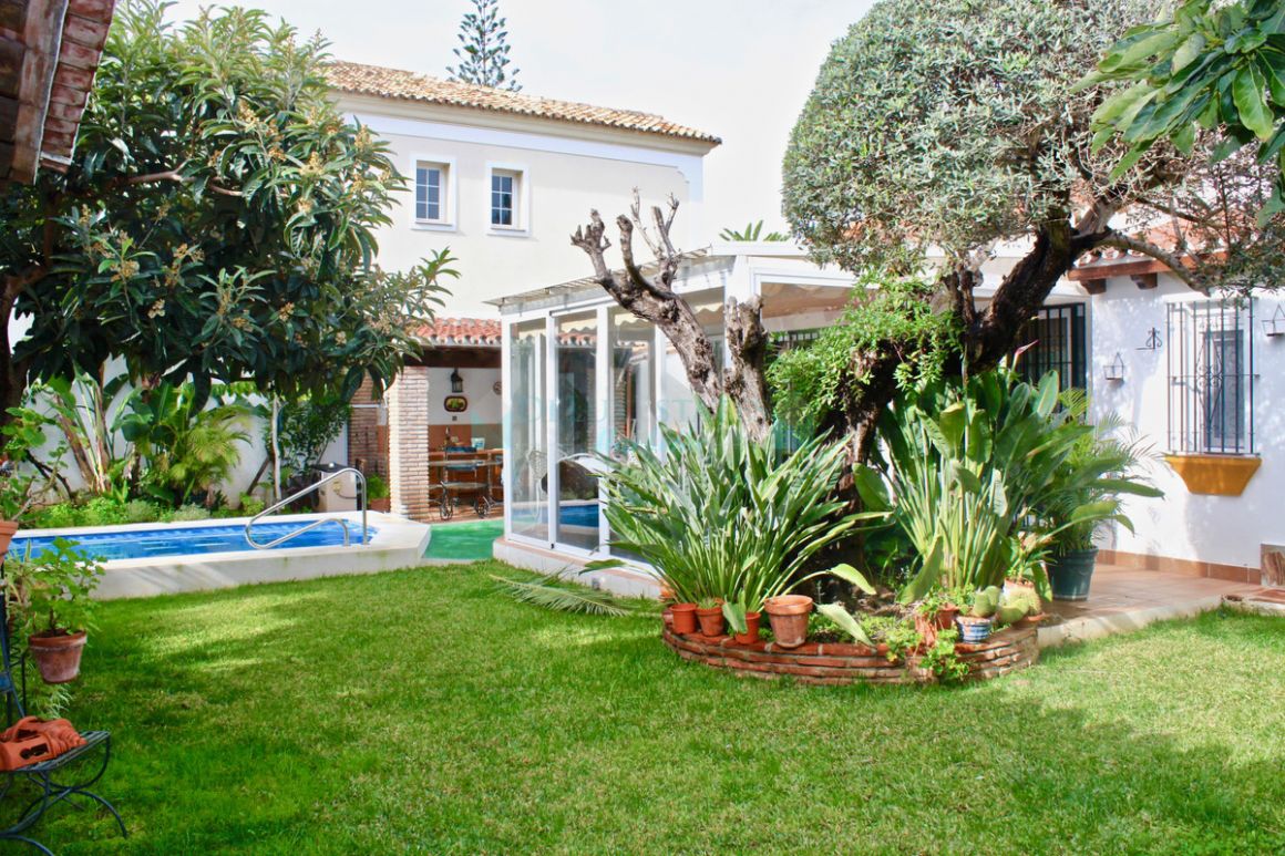 Villa for sale in Marbella Golden Mile