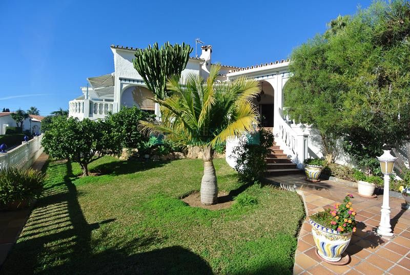Villa for sale in Elviria, Marbella East