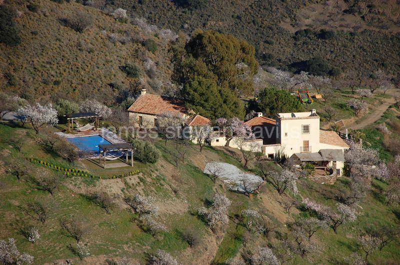 Granada, Wonderfully restored old rustic country property.