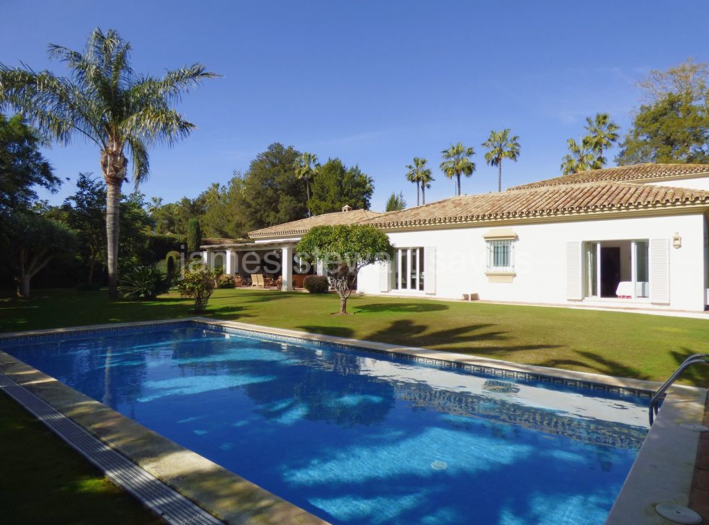 Sotogrande, Extremely charming Andaluz style villa in the heart of the Kings and Queens