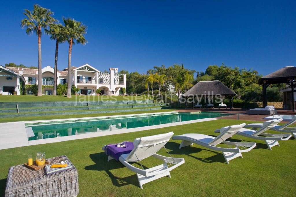 Sotogrande, Beautiful cortijo style villa with a Provençal feel