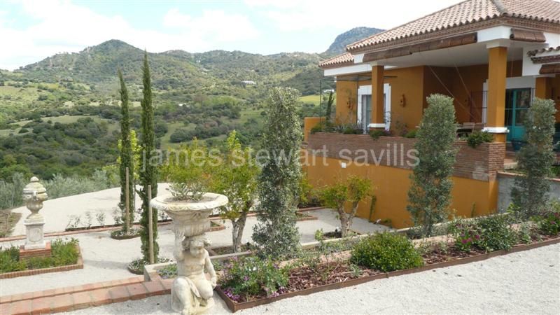 Gaucin, Truly magnificent large country house set in wonderful land 10 minutes below the white village of Gaucin.