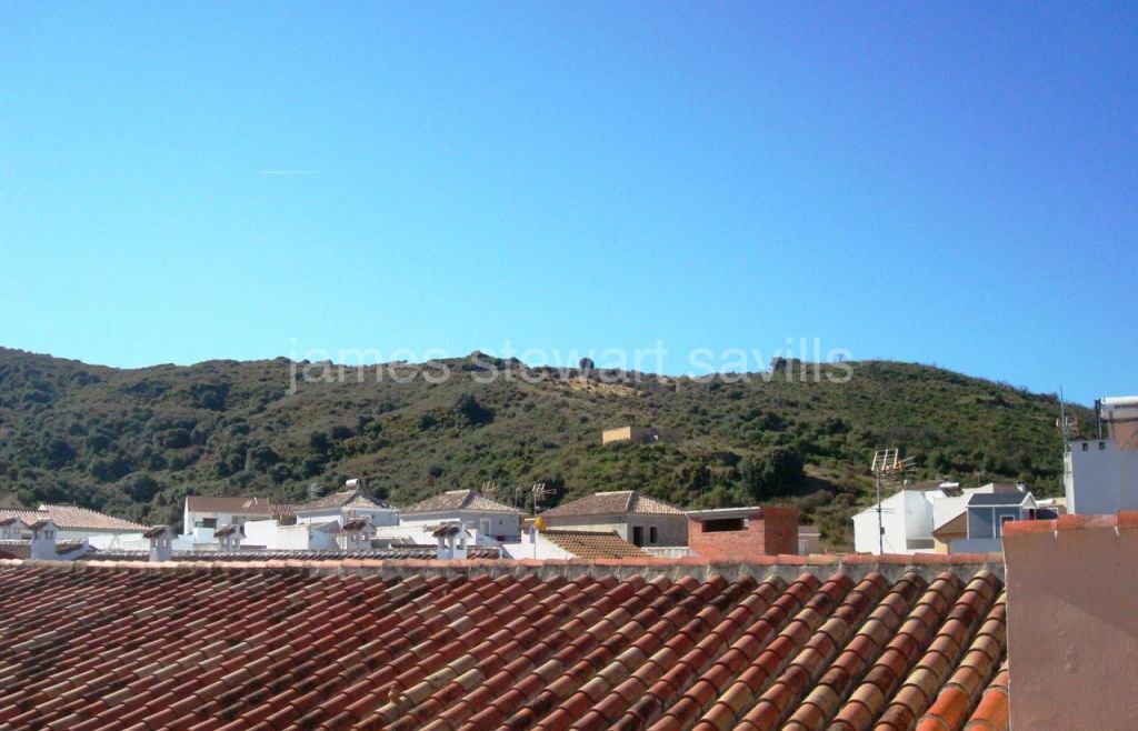 Secadero, Spacious terrace house in the quiet village of Secadero
