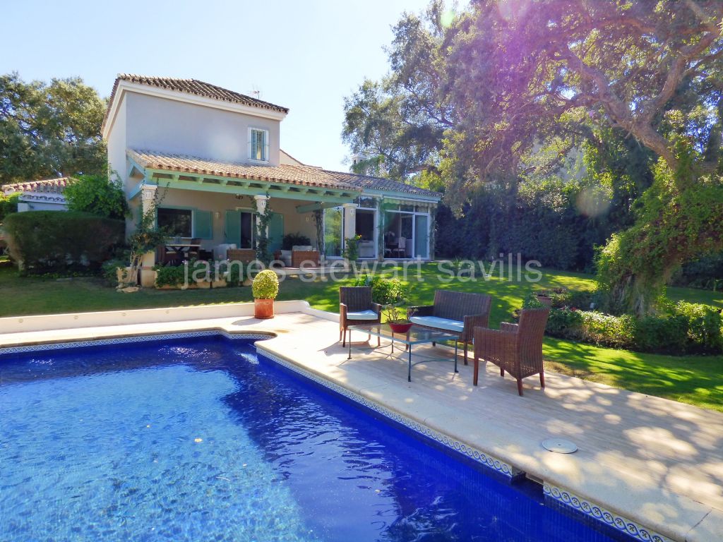Sotogrande, Traditional Spanish style house with lovely garden in Sotogrande Alto