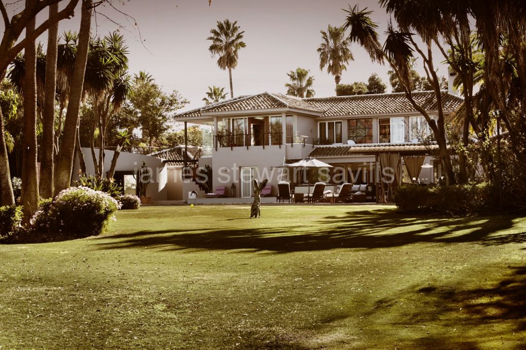 Sotogrande, Unrivalled river front location in Sotogrande Costa