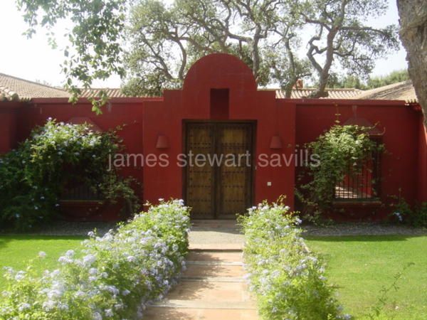 Villa for rent in Los Altos de Valderrama - Sotogrande Villa