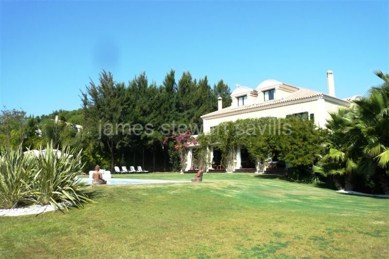 Sotogrande, Unique villa ideal for a large family with amazing views