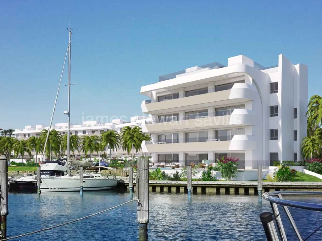 Sotogrande, Off-plan waterfront luxury first floor apartment - completion July 2022