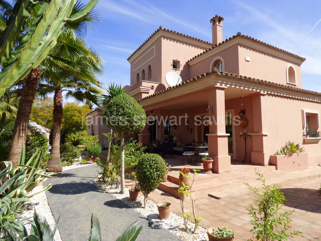 Sotogrande, Very charming villa full of character in the central area of Sotogrande Costa