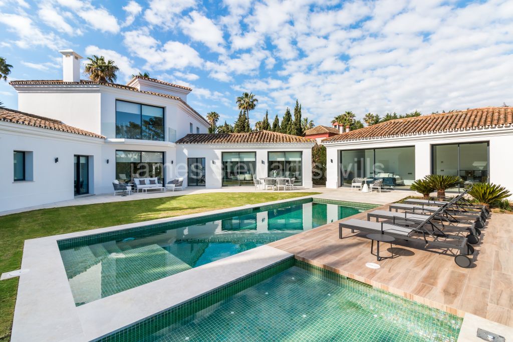 Sotogrande, Villa contemporánea situada en la prestigiosa zona de Kings and Queens de Sotogrande Costa