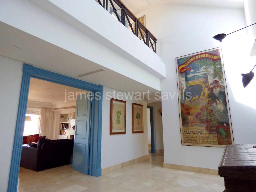 Sotogrande, Beautifully presented Duplex penthouse in Valgrande