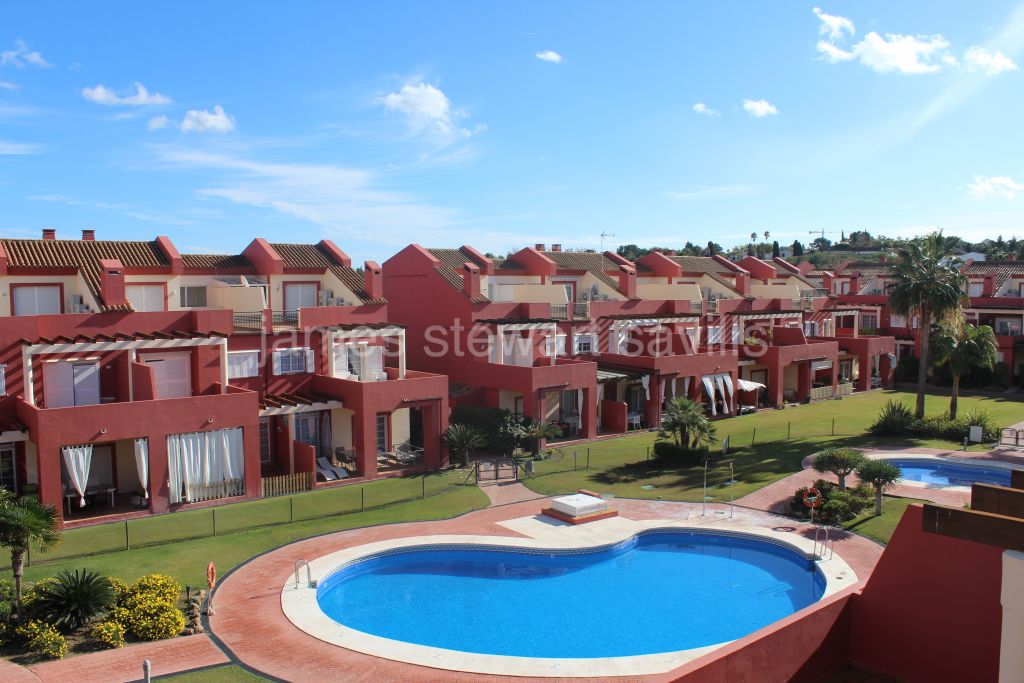 Sotogrande, Excelente casa adosada con 4 dormitorios - ideal para familias