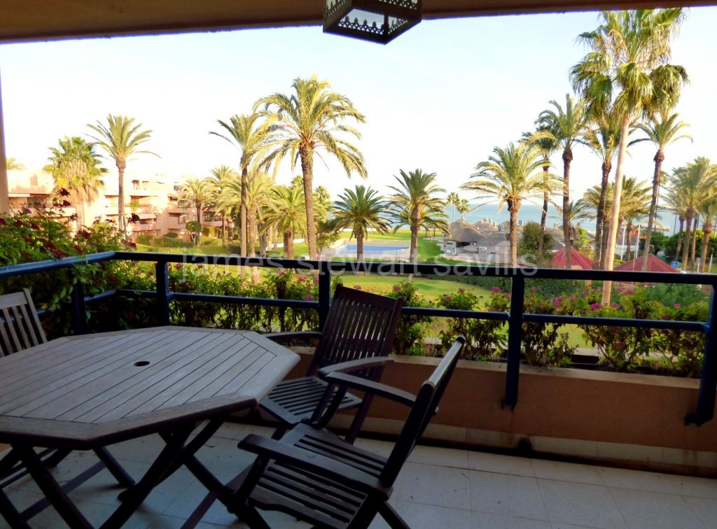 Sotogrande, 3 bedroom apartment frontline to Sotogrande Beach