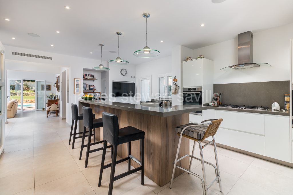 Sotogrande, Lovely bright and modern family home in the B zone of Sotogrande