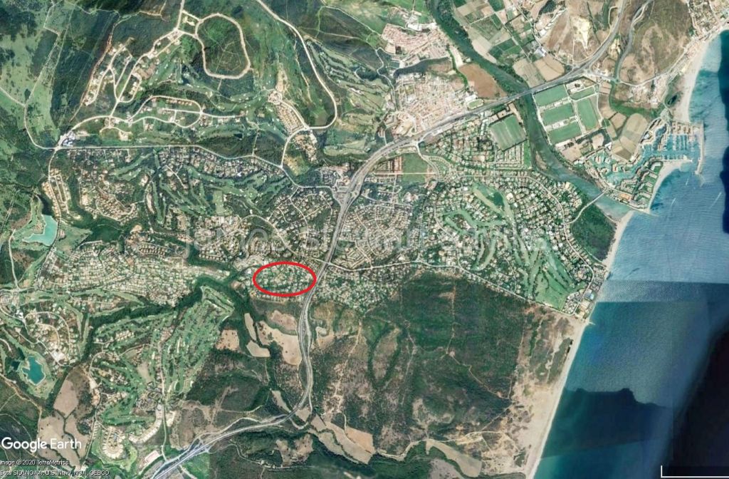 Sotogrande, Very large 15,000 m2 plot in one of the most desirable streets of central Sotogrande