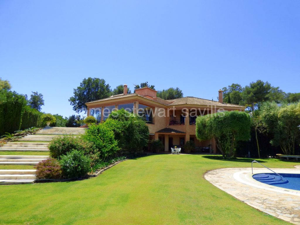 Sotogrande, Extremely high quality house, private with sweeping open views of La Reserva