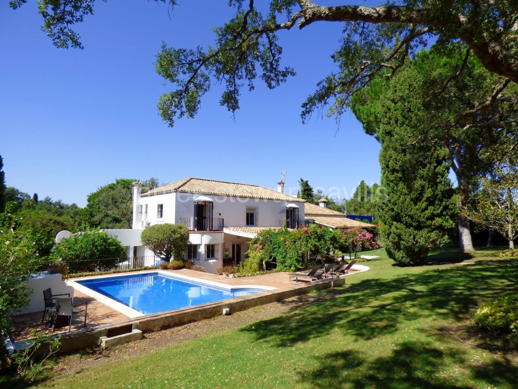 Sotogrande, Very charming Spanish style villa in the A zone of Sotogrande