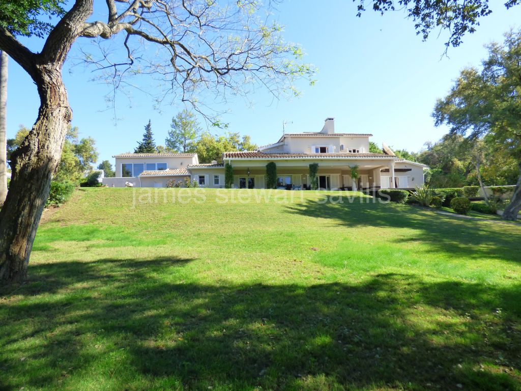 Sotogrande, 5 bedroom villa set in a small park of beautiful cork oaks of over 5000m2