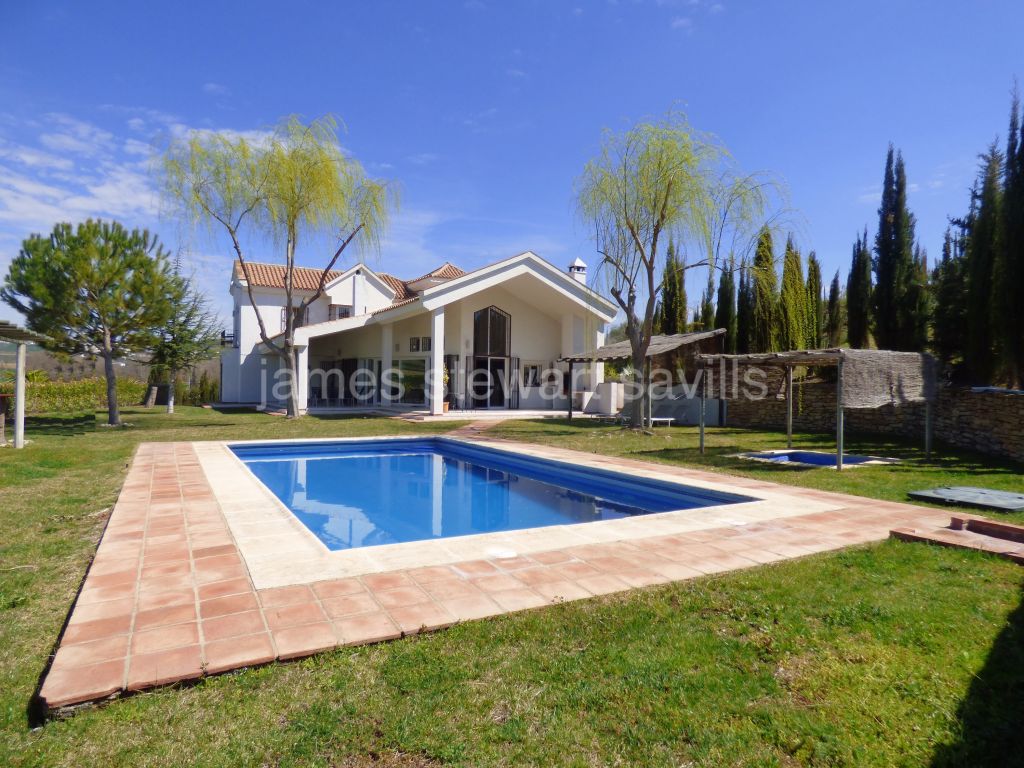 Arriate, Refurbished modern style villa close to Ronda