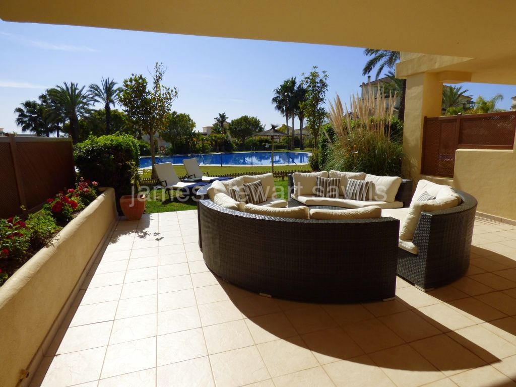 San Roque, Excellent garden apartment in the San Roque Club Mansions