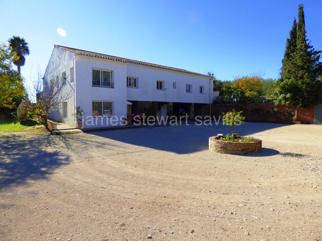San Enrique de Guadiaro, Large country house minutes from Sotogrande with amazing sea views