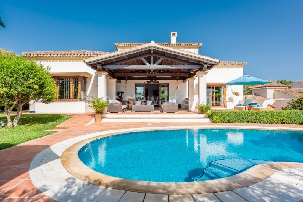 Sotogrande, An excellent quality villa in an established quiet area of upper Sotogrande Costa