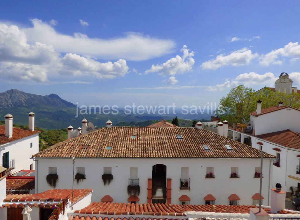 Gaucin, Village house in Gaucin with magnificent views./
