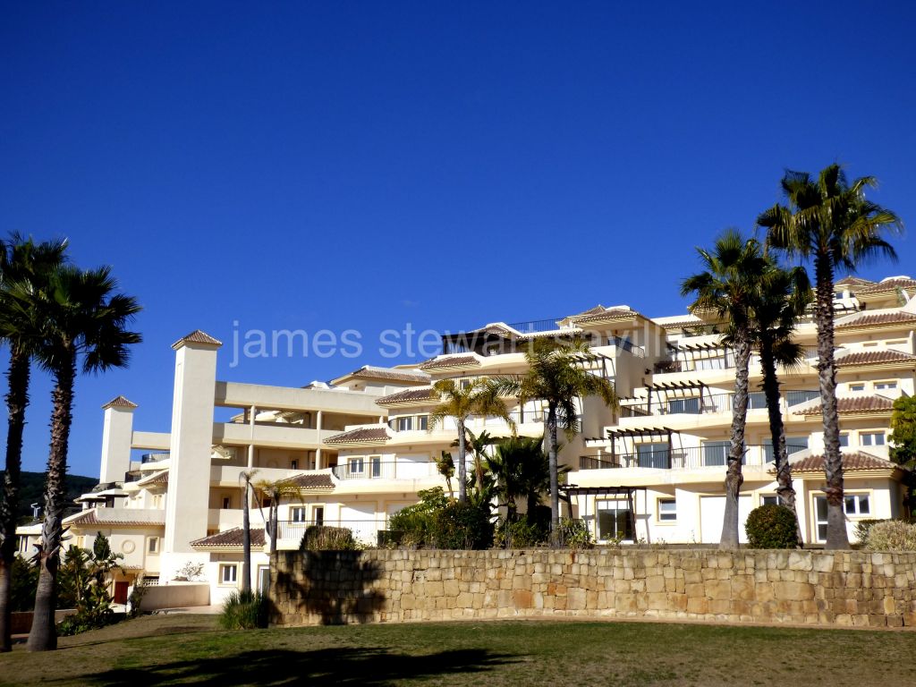 San Roque, 3 bed / 3 bath first floor apartment in the San Roque Golf Resort