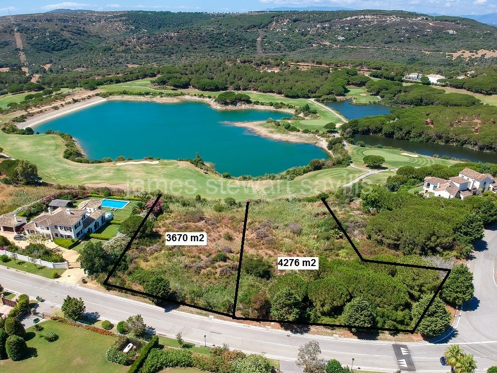 Sotogrande, Fantiastic 3,670m2 plot frontline onto the Almenara Golf course