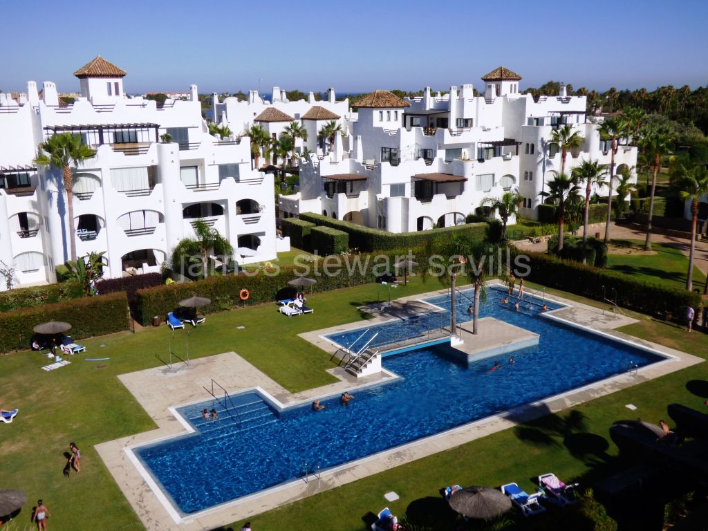 Sotogrande, Ground floor apartment in the ever popular El Polo riverside community