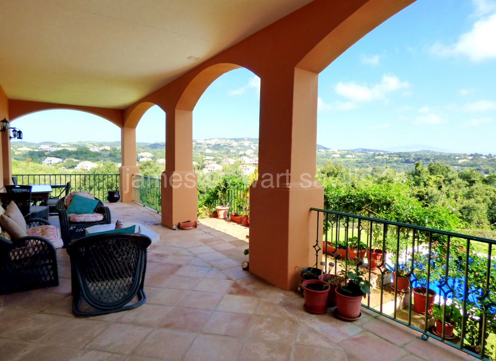 Sotogrande, 4 bedroom villa with immense basement in a very quiet established area with lovely views over Sotogrande